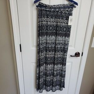 New York Laundry Women's Skirt. Size M. NWT